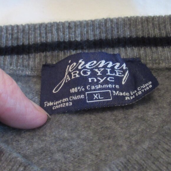 Jeremy Argyle NYC Gray 100% Cashmere Sweater V-Neck Size XL Excellent Condition - Picture 5 of 9